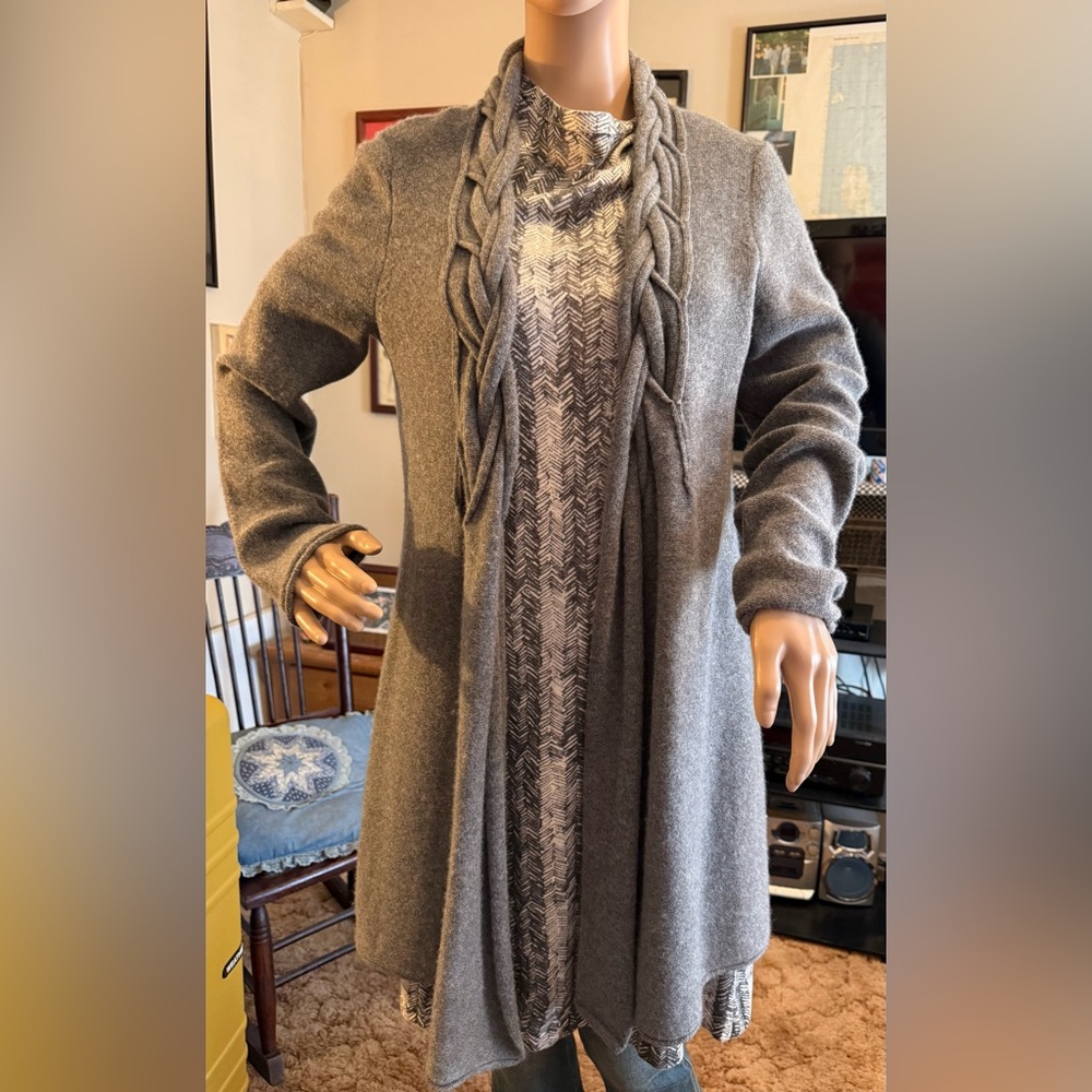 NEIMAN MARCUS Women's Cashmere Cardigan.